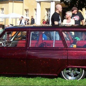 burgundy pearl car paint